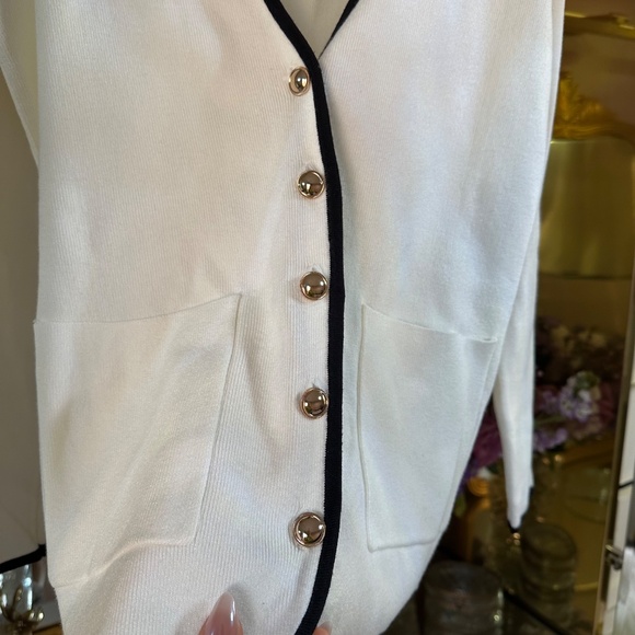 NWT Gold Button Cardigan W/ Black & White Contrast - Picture 3 of 8